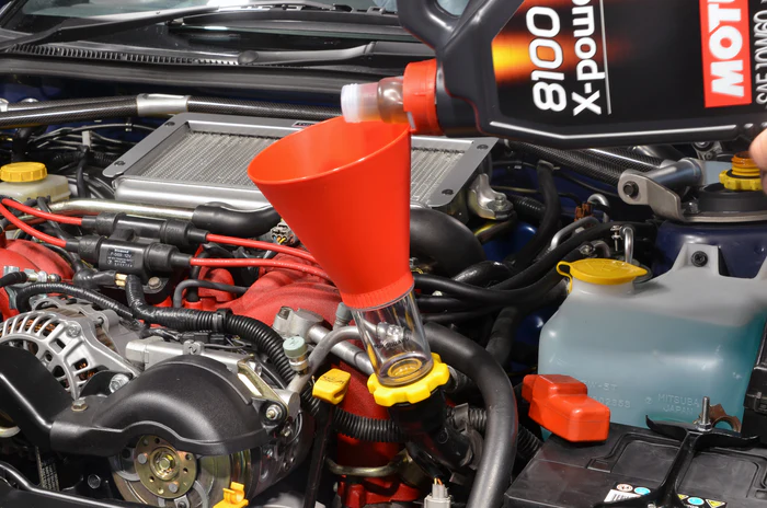 RCM ENTONNOIR REMPLISSAGE D'HUILE MOTEUR SUBARU